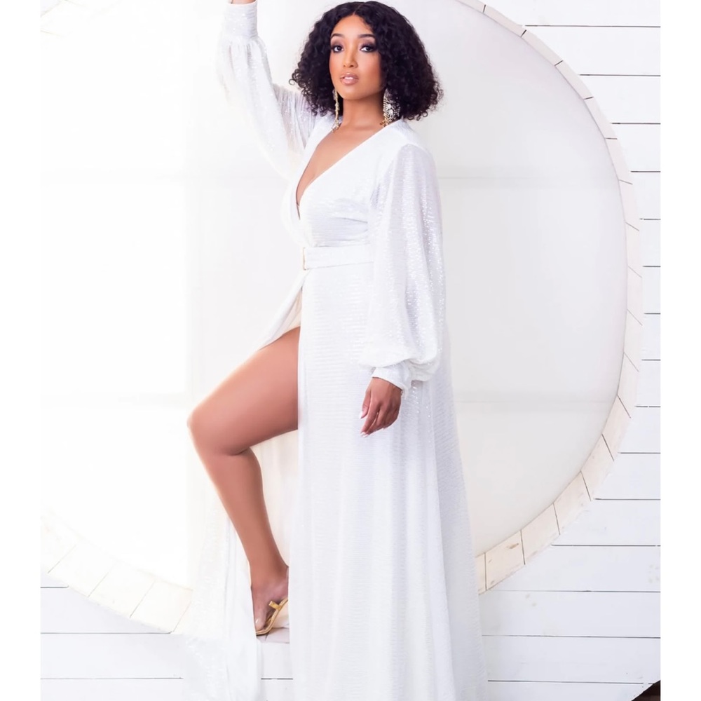 Pantora Bridal Wedding Robe - Picture 2 of 11